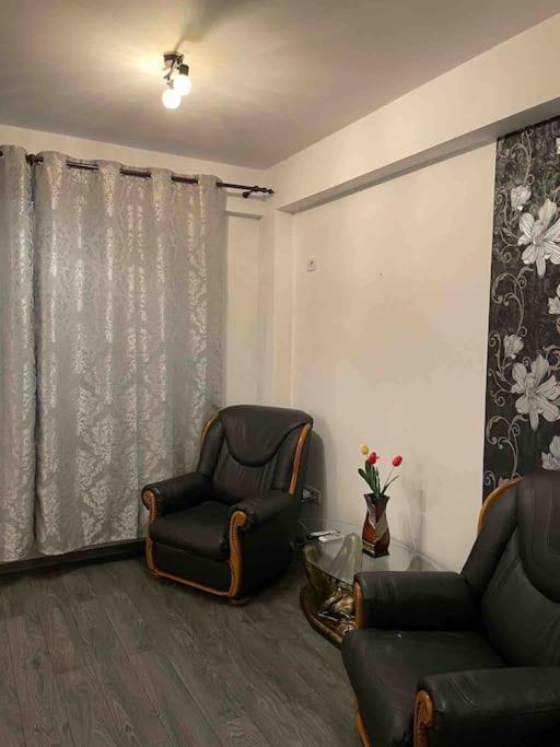 Garsoniera Militari Residence Chiajna Екстер'єр фото