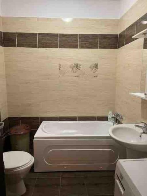 Garsoniera Militari Residence Chiajna Екстер'єр фото
